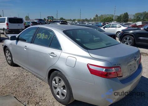 2009 Toyota Camry Le z USA, uszkodzony, nr VIN 4T4BE46KX9R048428